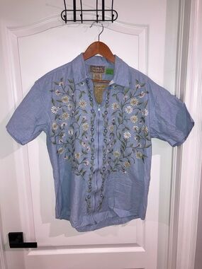 Tantrum Blues Light Blue Floral Embroidered Zip Up Shirt NWT - size M